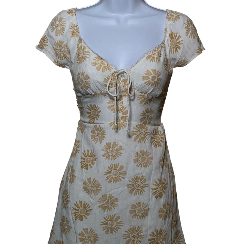 Soft Girl Boho Prairie Mini Dress Daisy Print Lace Trim Beachy Cottagecore Dress
